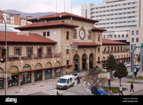 Oviedo railway station